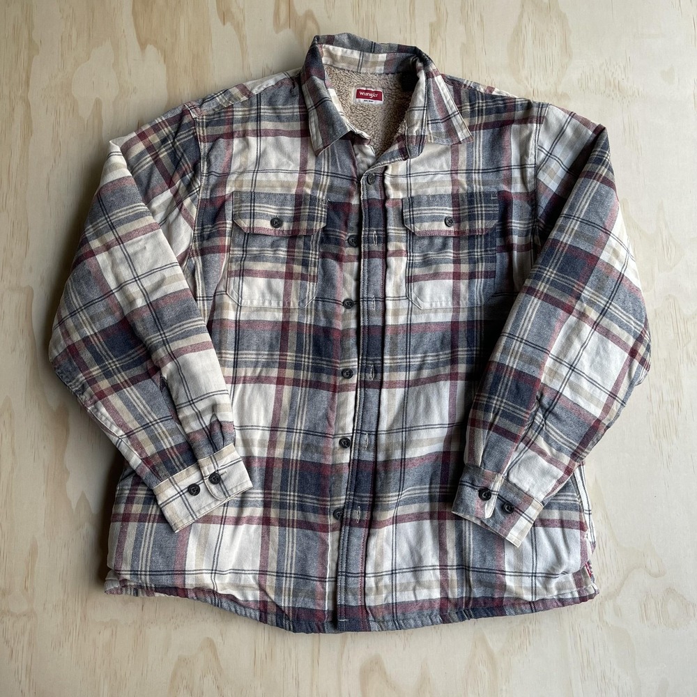 Wrangler Shirt Jacket Mens Small Gray Red Plaid Sherpa Lined Flannel Workwear
